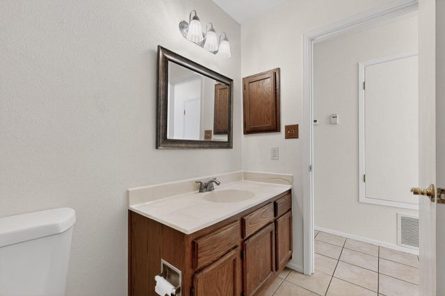 816 Stagecoach Road SE, Rio Rancho, NM 87124