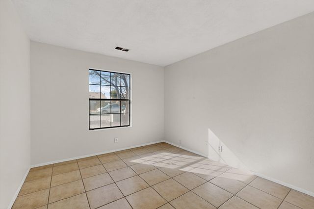 816 Stagecoach Road SE, Rio Rancho, NM 87124