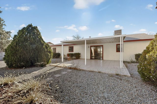 816 Stagecoach Road SE, Rio Rancho, NM 87124