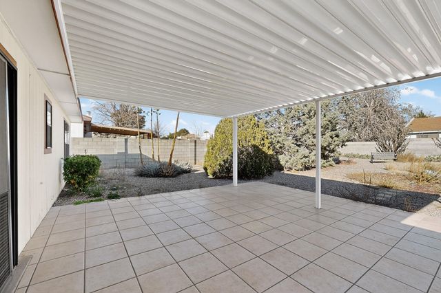 816 Stagecoach Road SE, Rio Rancho, NM 87124