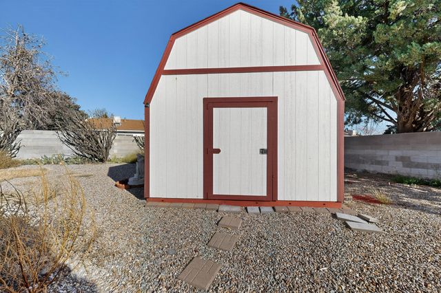 816 Stagecoach Road SE, Rio Rancho, NM 87124