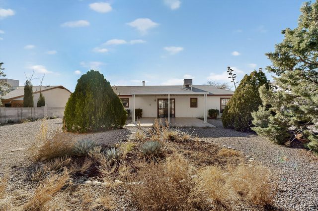 816 Stagecoach Road SE, Rio Rancho, NM 87124