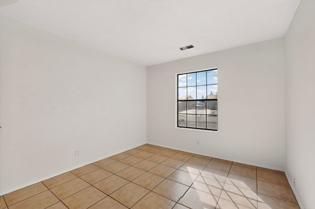 816 Stagecoach Road SE, Rio Rancho, NM 87124