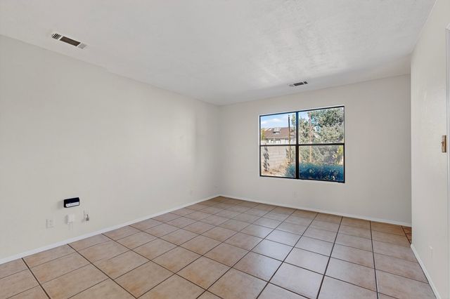 816 Stagecoach Road SE, Rio Rancho, NM 87124