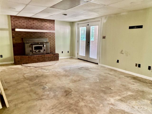 8417 Rolling Hills Avenue, Hickory, NC 28602
