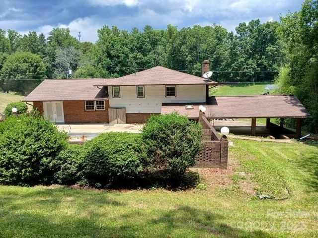 8417 Rolling Hills Avenue, Hickory, NC 28602