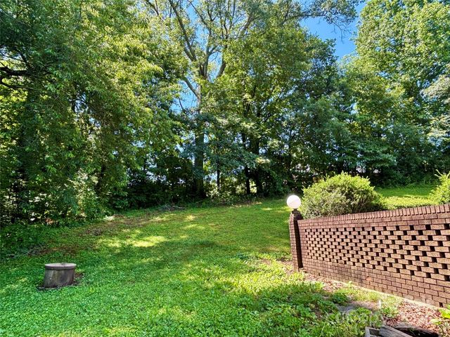 8417 Rolling Hills Avenue, Hickory, NC 28602