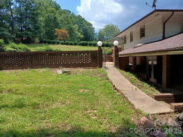 8417 Rolling Hills Avenue, Hickory, NC 28602