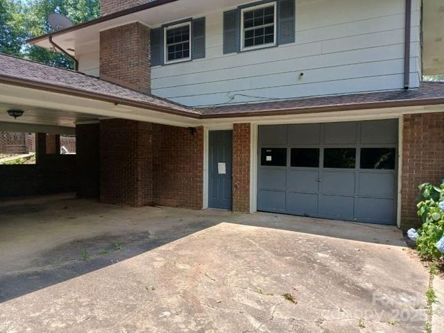 8417 Rolling Hills Avenue, Hickory, NC 28602