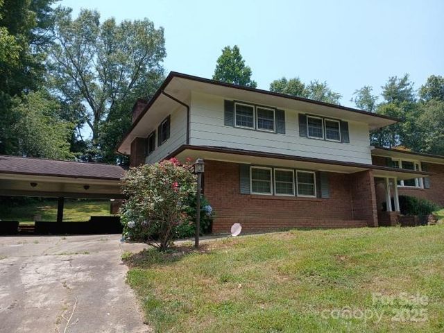 8417 Rolling Hills Avenue, Hickory, NC 28602