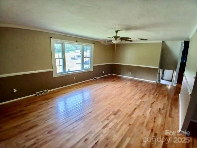 8417 Rolling Hills Avenue, Hickory, NC 28602