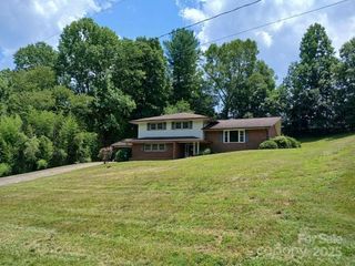 8417 Rolling Hills Avenue, Hickory, NC 28602