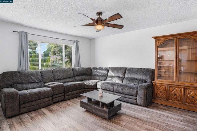 368 Atherton Ave, Pittsburg, CA 94565