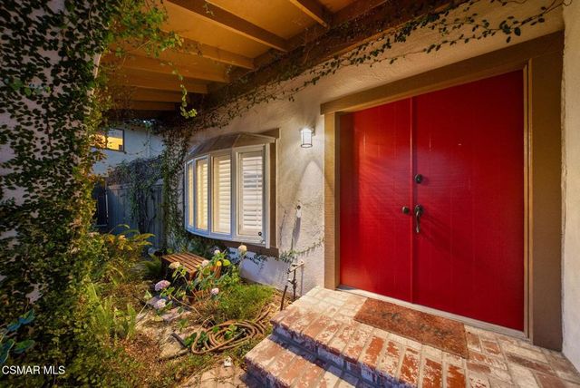 30729 Lakefront Drive, Agoura Hills, CA 91301