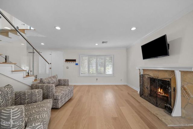 30729 Lakefront Drive, Agoura Hills, CA 91301