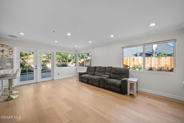 30729 Lakefront Drive, Agoura Hills, CA 91301
