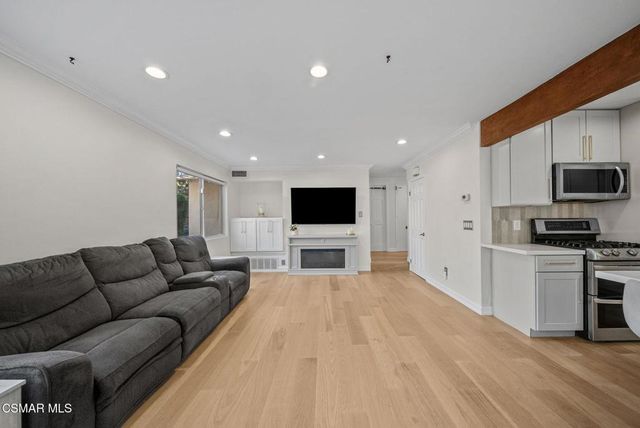 30729 Lakefront Drive, Agoura Hills, CA 91301