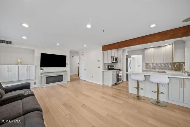 30729 Lakefront Drive, Agoura Hills, CA 91301