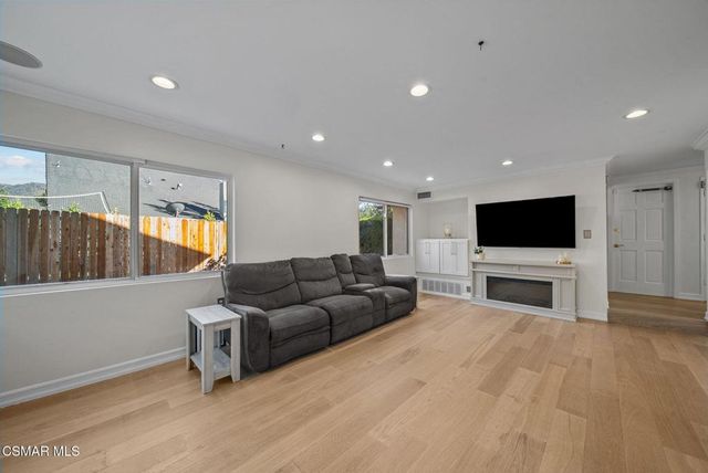 30729 Lakefront Drive, Agoura Hills, CA 91301