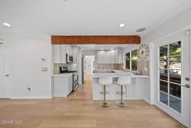 30729 Lakefront Drive, Agoura Hills, CA 91301