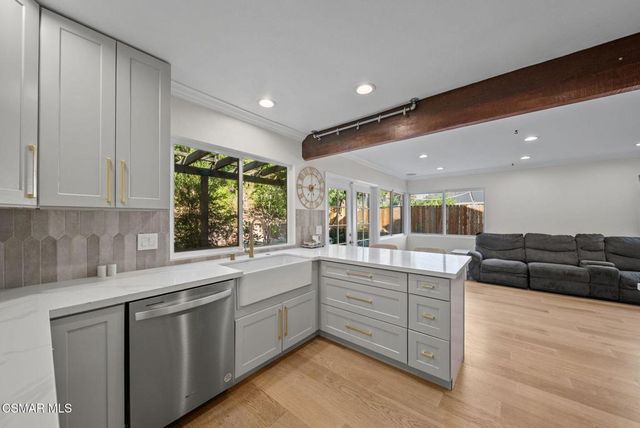 30729 Lakefront Drive, Agoura Hills, CA 91301