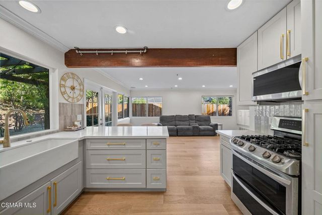 30729 Lakefront Drive, Agoura Hills, CA 91301