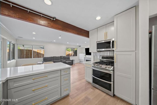 30729 Lakefront Drive, Agoura Hills, CA 91301