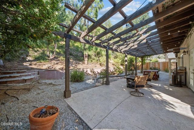 30729 Lakefront Drive, Agoura Hills, CA 91301