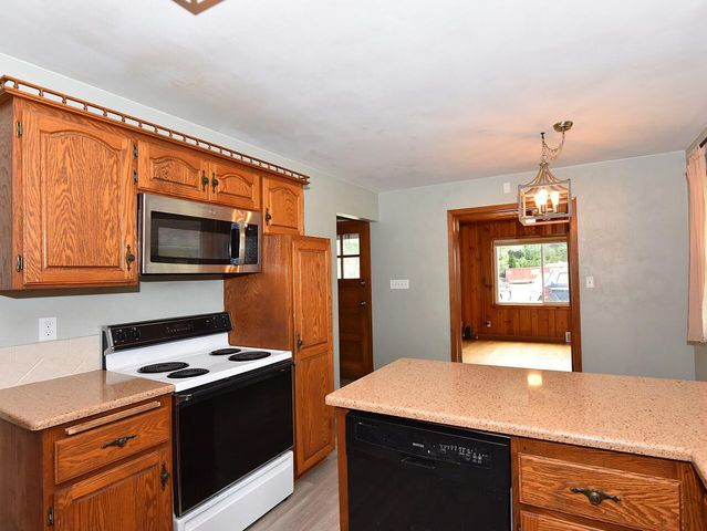 9709 S Howell AVENUE, Oak Creek, WI 53154