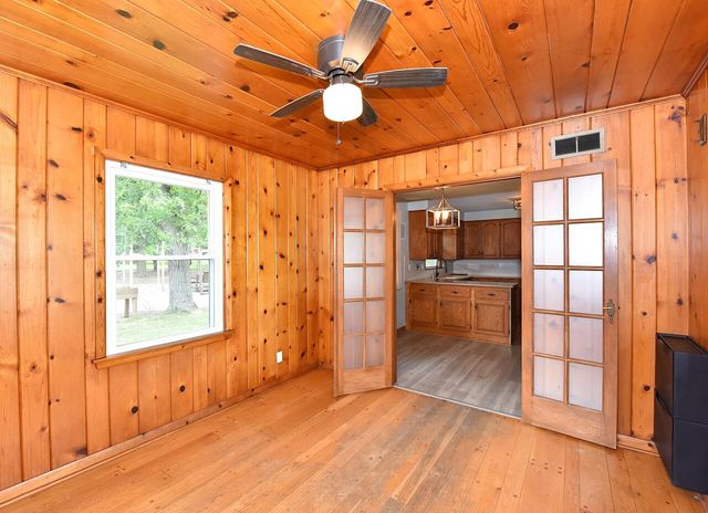 9709 S Howell AVENUE, Oak Creek, WI 53154