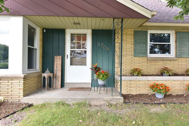9709 S Howell AVENUE, Oak Creek, WI 53154