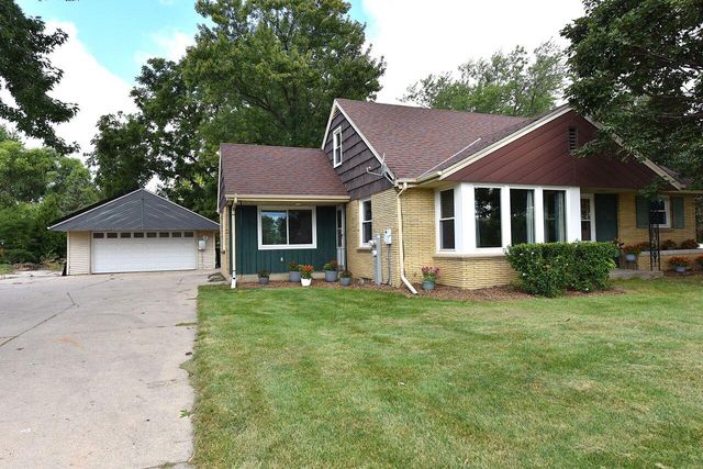 9709 S Howell AVENUE, Oak Creek, WI 53154