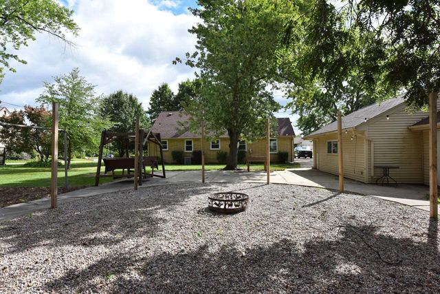 9709 S Howell AVENUE, Oak Creek, WI 53154