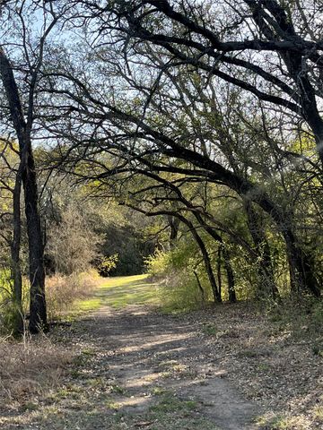 213 PR 1743 B, Clifton, TX 76634