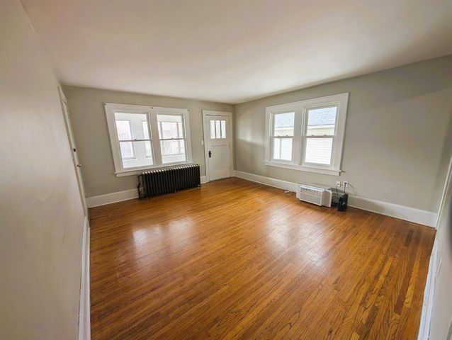 709 Hague Avenue, Saint Paul, MN 55104