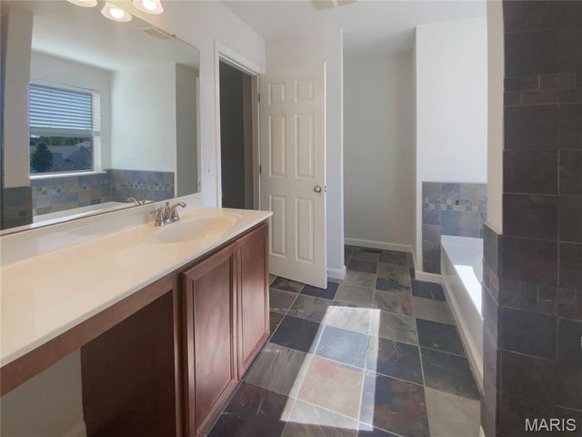 615 Courageous Lane, Wentzville, MO 63385