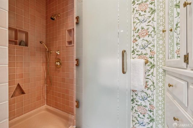 2001 Sacramento Street 3, San Francisco, CA 94109