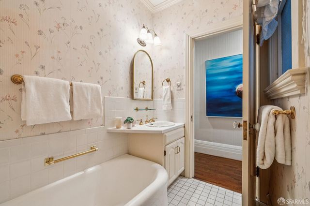 2001 Sacramento Street 3, San Francisco, CA 94109