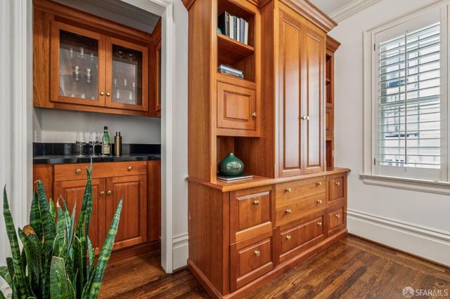 2001 Sacramento Street 3, San Francisco, CA 94109