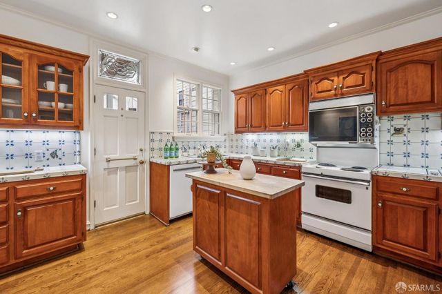 2001 Sacramento Street 3, San Francisco, CA 94109