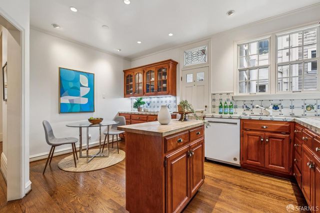 2001 Sacramento Street 3, San Francisco, CA 94109