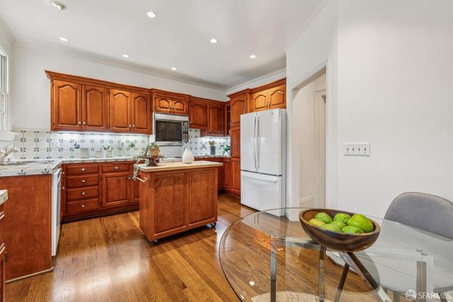 2001 Sacramento Street 3, San Francisco, CA 94109