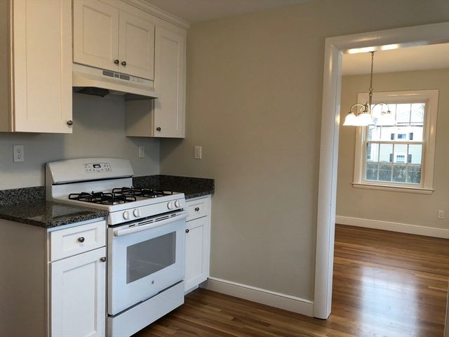 286 Lagrange 286, Newton, MA 02467
