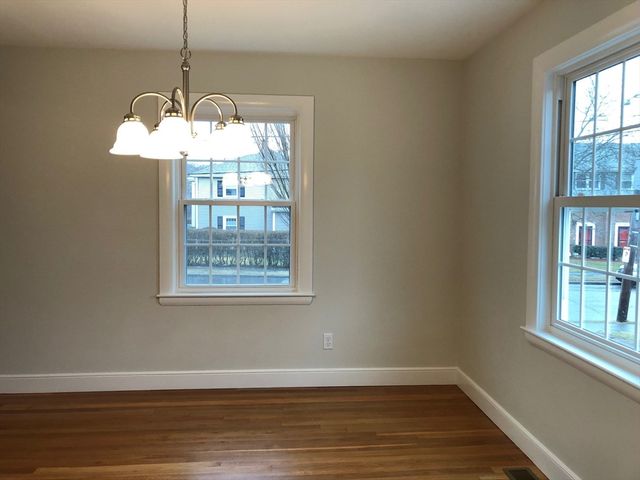286 Lagrange 286, Newton, MA 02467