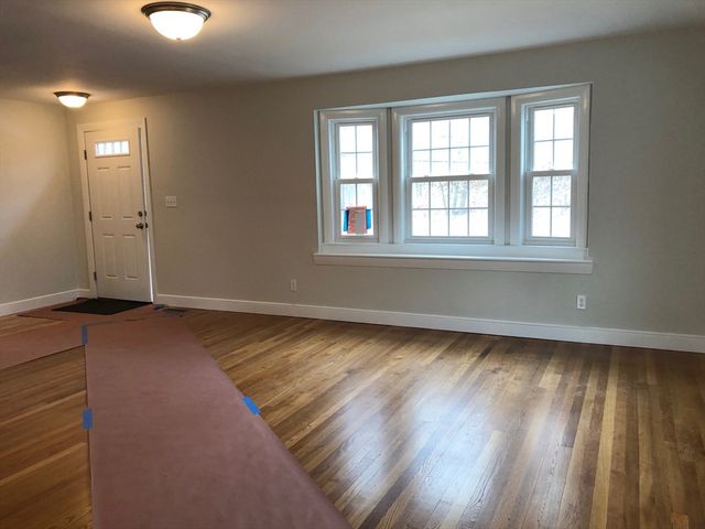 286 Lagrange 286, Newton, MA 02467