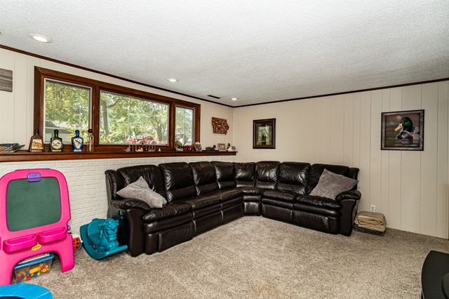 3220 Diamond Street, Ames, IA 50010