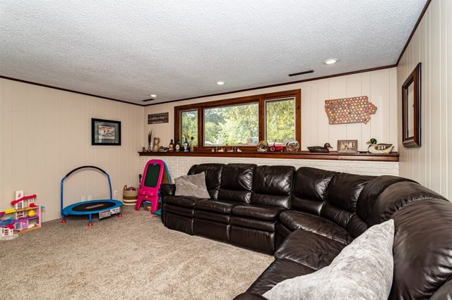 3220 Diamond Street, Ames, IA 50010