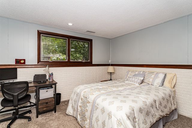 3220 Diamond Street, Ames, IA 50010