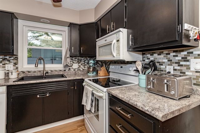 3220 Diamond Street, Ames, IA 50010