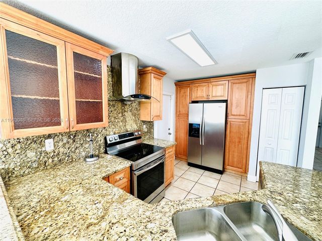 16534 SW 97th Ter 16534, Miami, FL 33196